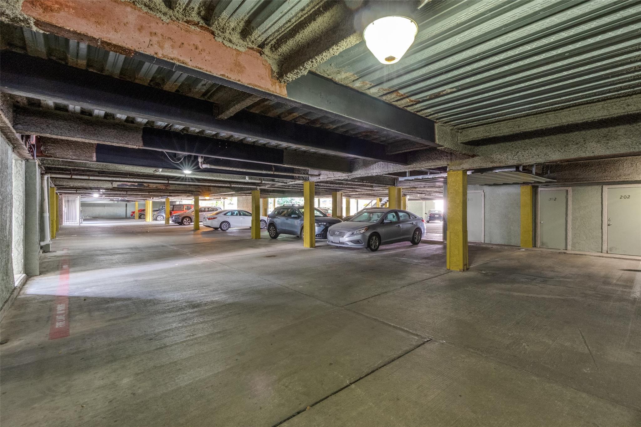 807 W 25th St # 214, Austin, TX 78705