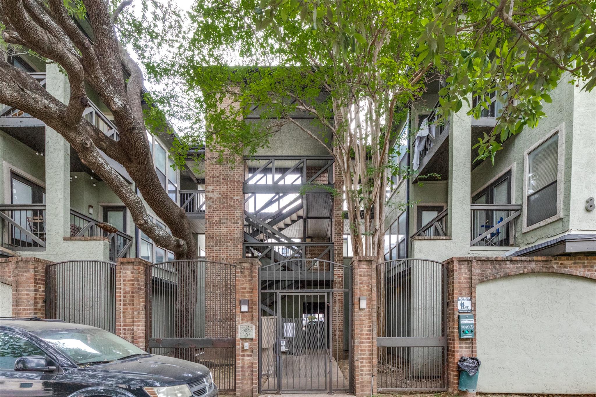 807 W 25th St # 214, Austin, TX 78705