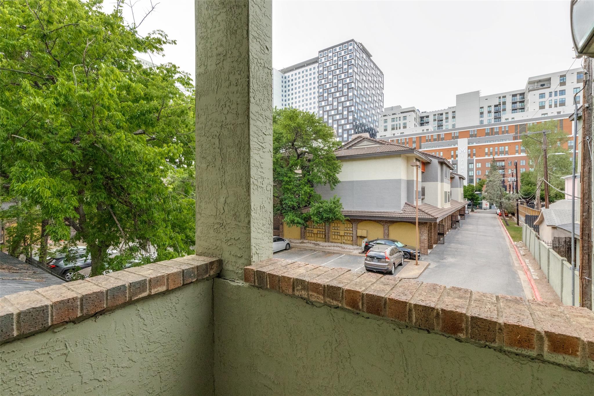 807 W 25th St # 214, Austin, TX 78705