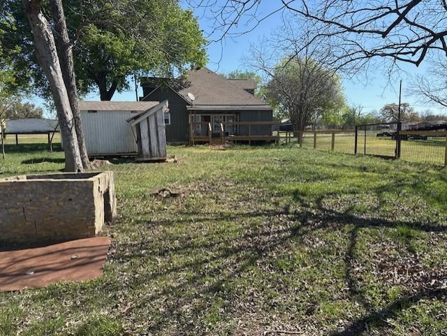 517 Giddings St, Lexington, TX 78947