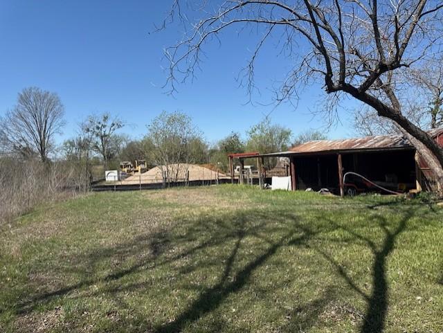 517 Giddings St, Lexington, TX 78947