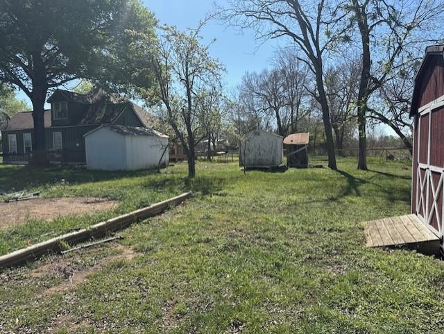 517 Giddings St, Lexington, TX 78947