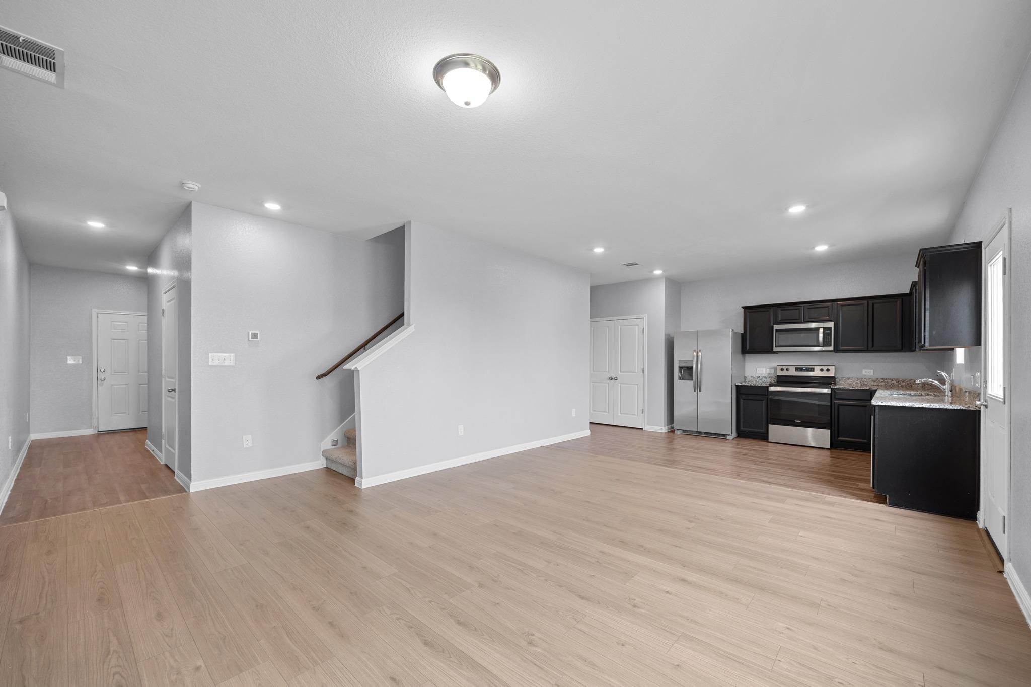 320 Bell Rings Dr, Jarrell, TX 76537