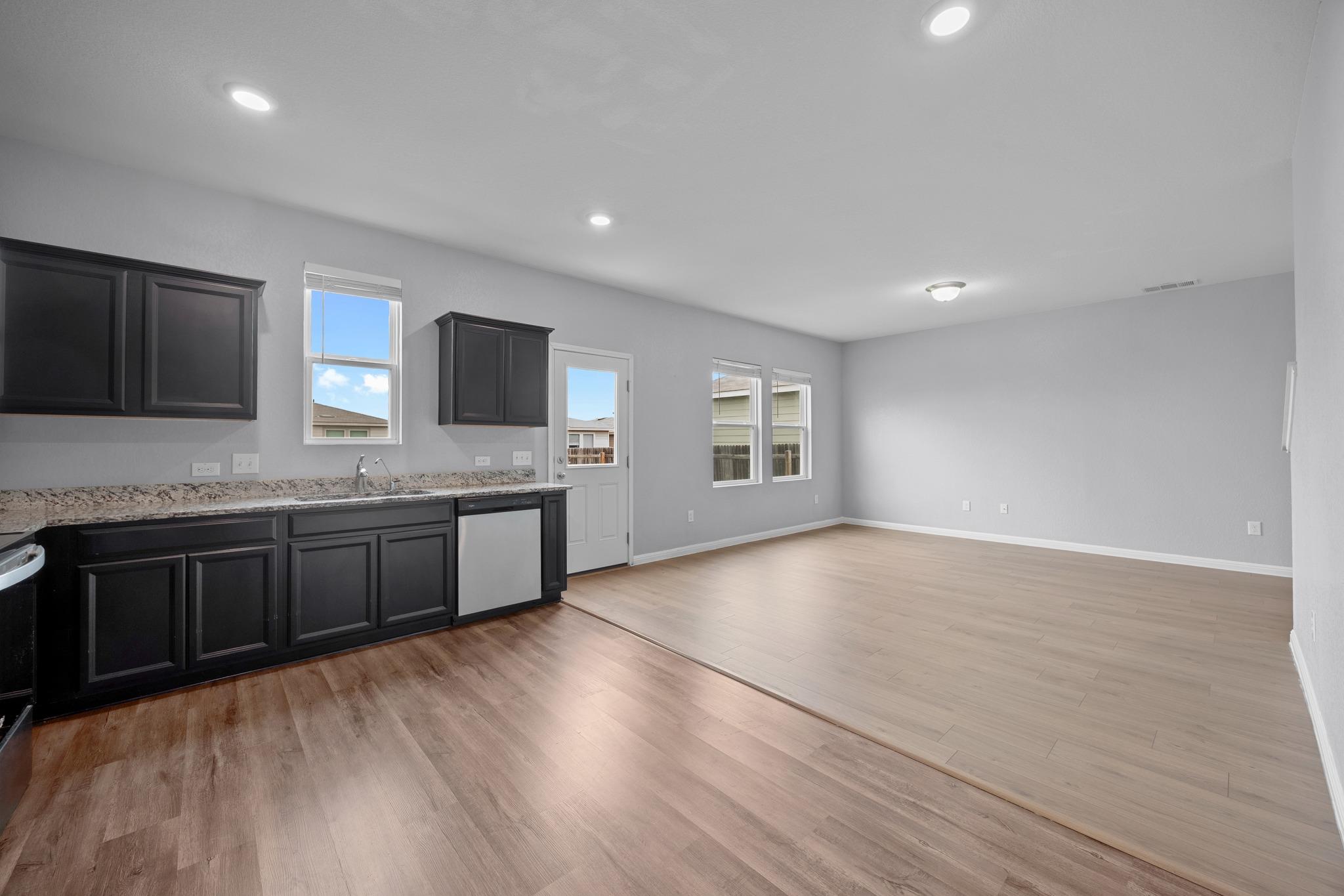 320 Bell Rings Dr, Jarrell, TX 76537