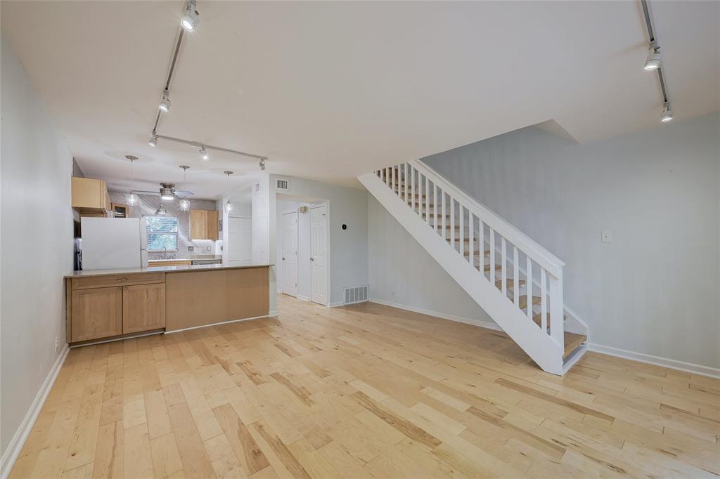 5330 Balcones Dr # G, Austin, TX 78731