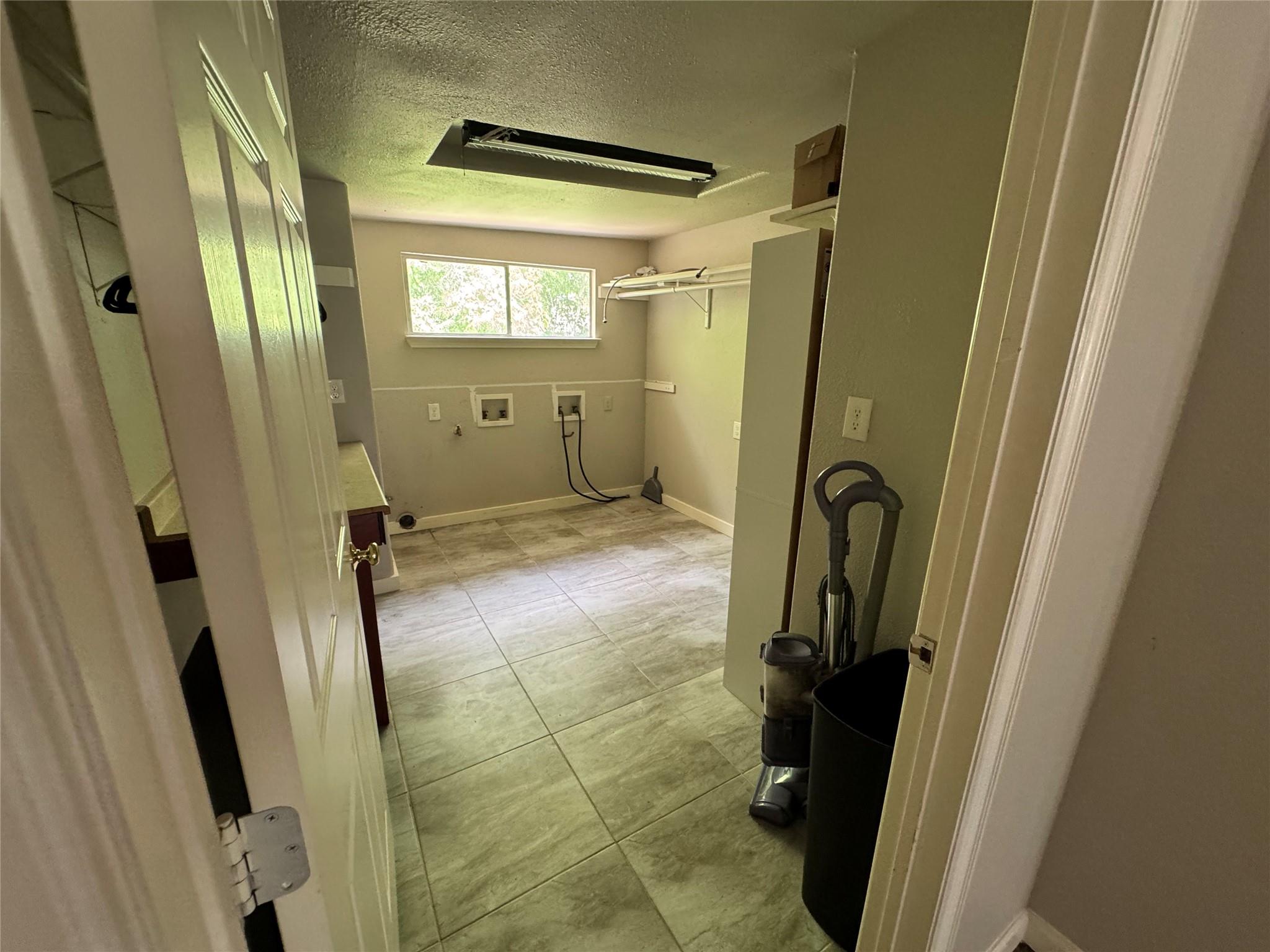 300 W COVINGTON Dr, Austin, TX 78753