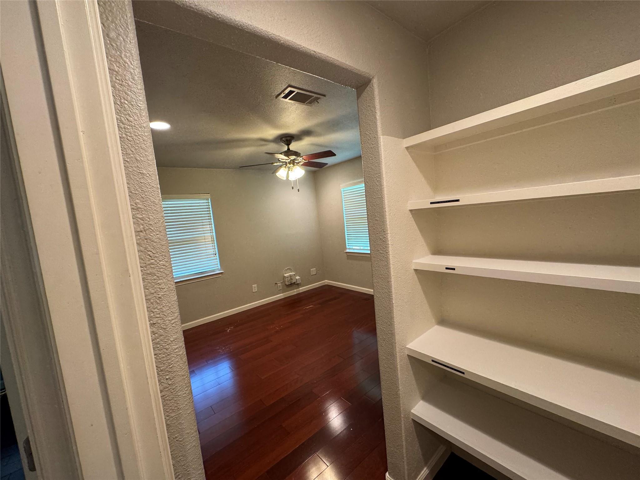 300 W COVINGTON Dr, Austin, TX 78753