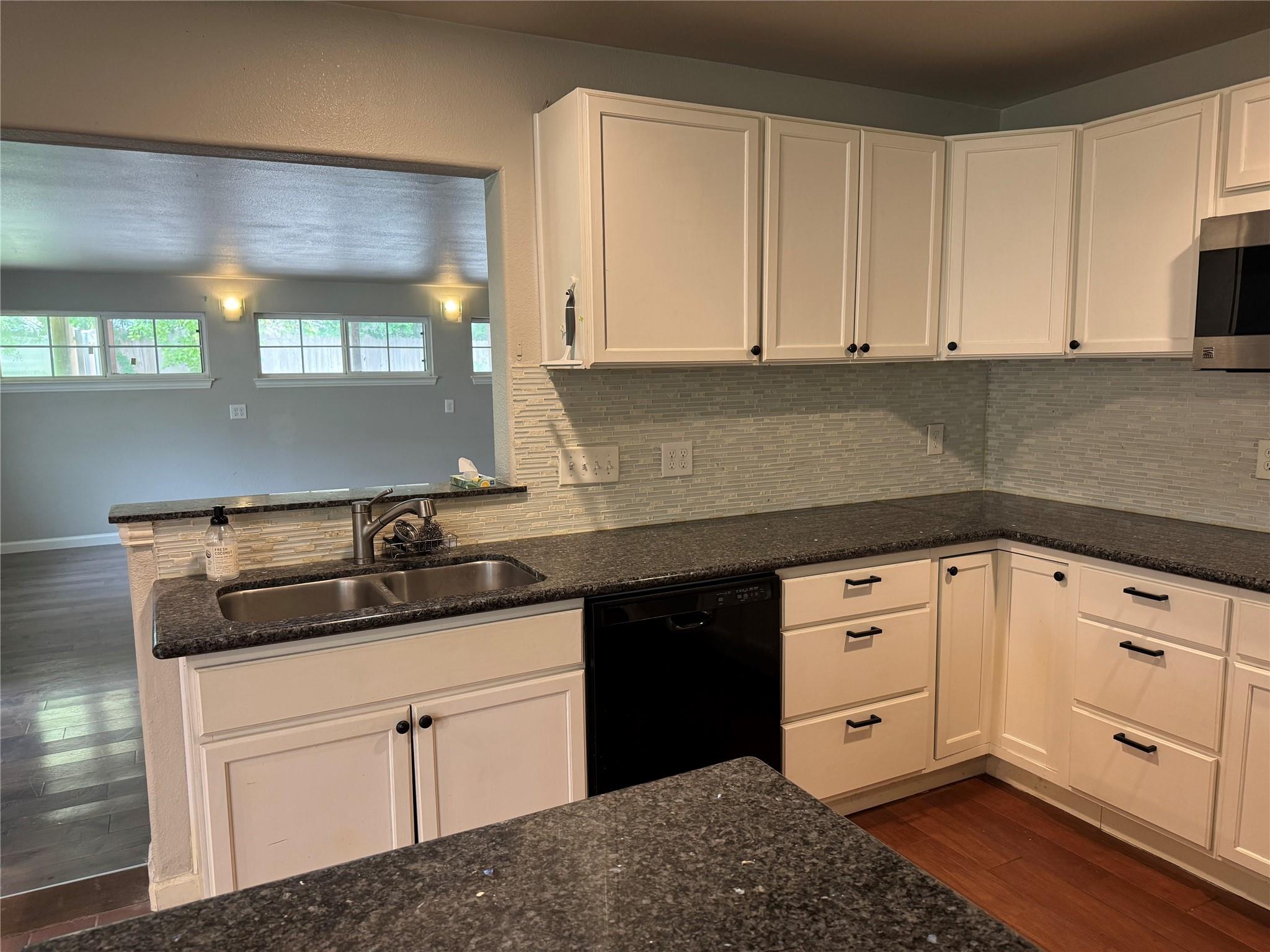 300 W COVINGTON Dr, Austin, TX 78753