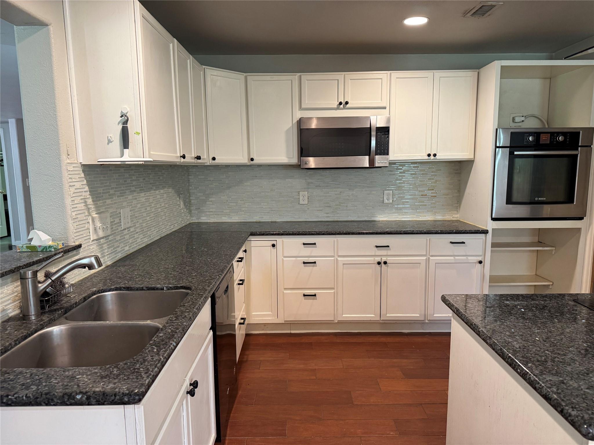 300 W COVINGTON Dr, Austin, TX 78753