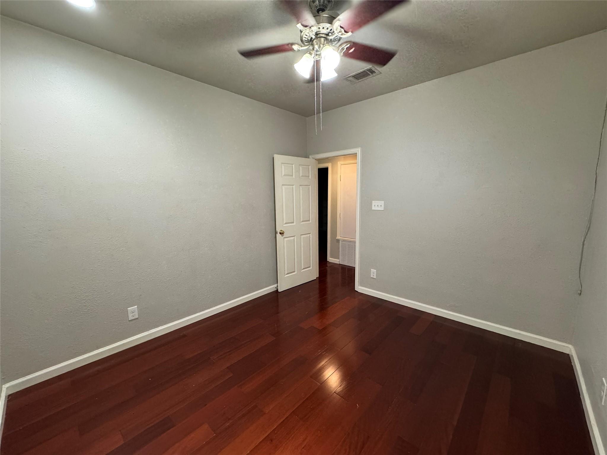 300 W COVINGTON Dr, Austin, TX 78753