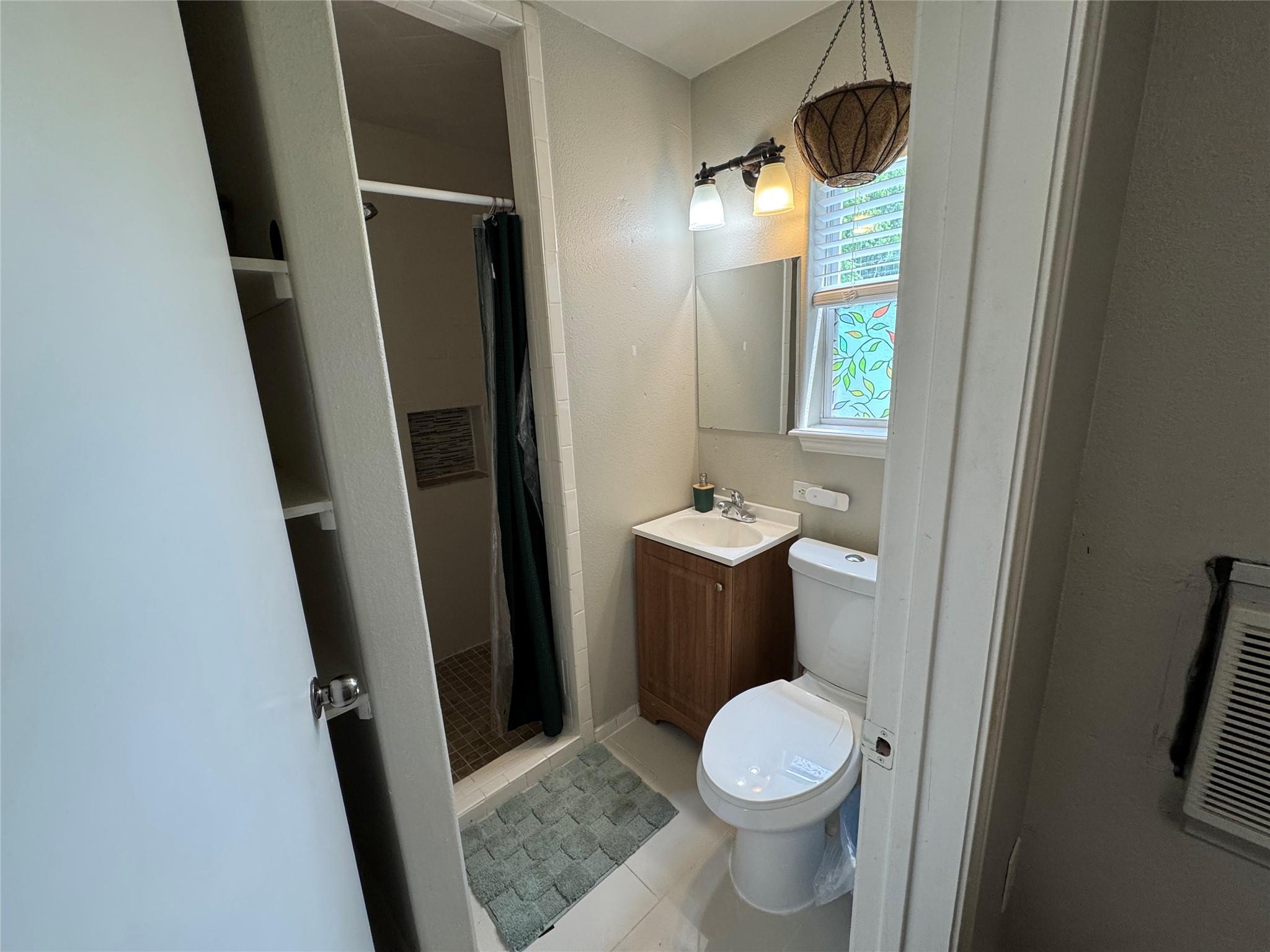 300 W COVINGTON Dr, Austin, TX 78753