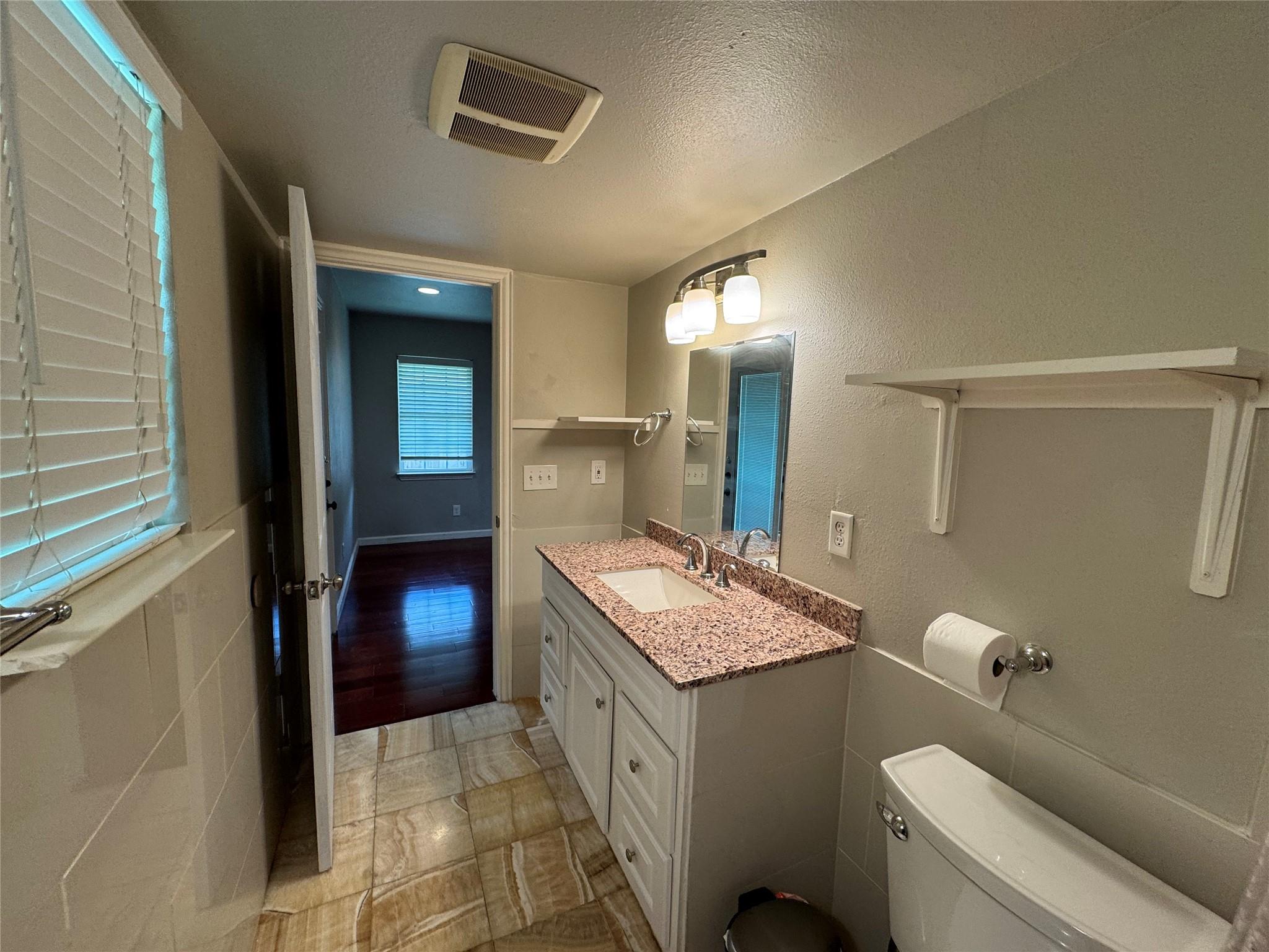 300 W COVINGTON Dr, Austin, TX 78753