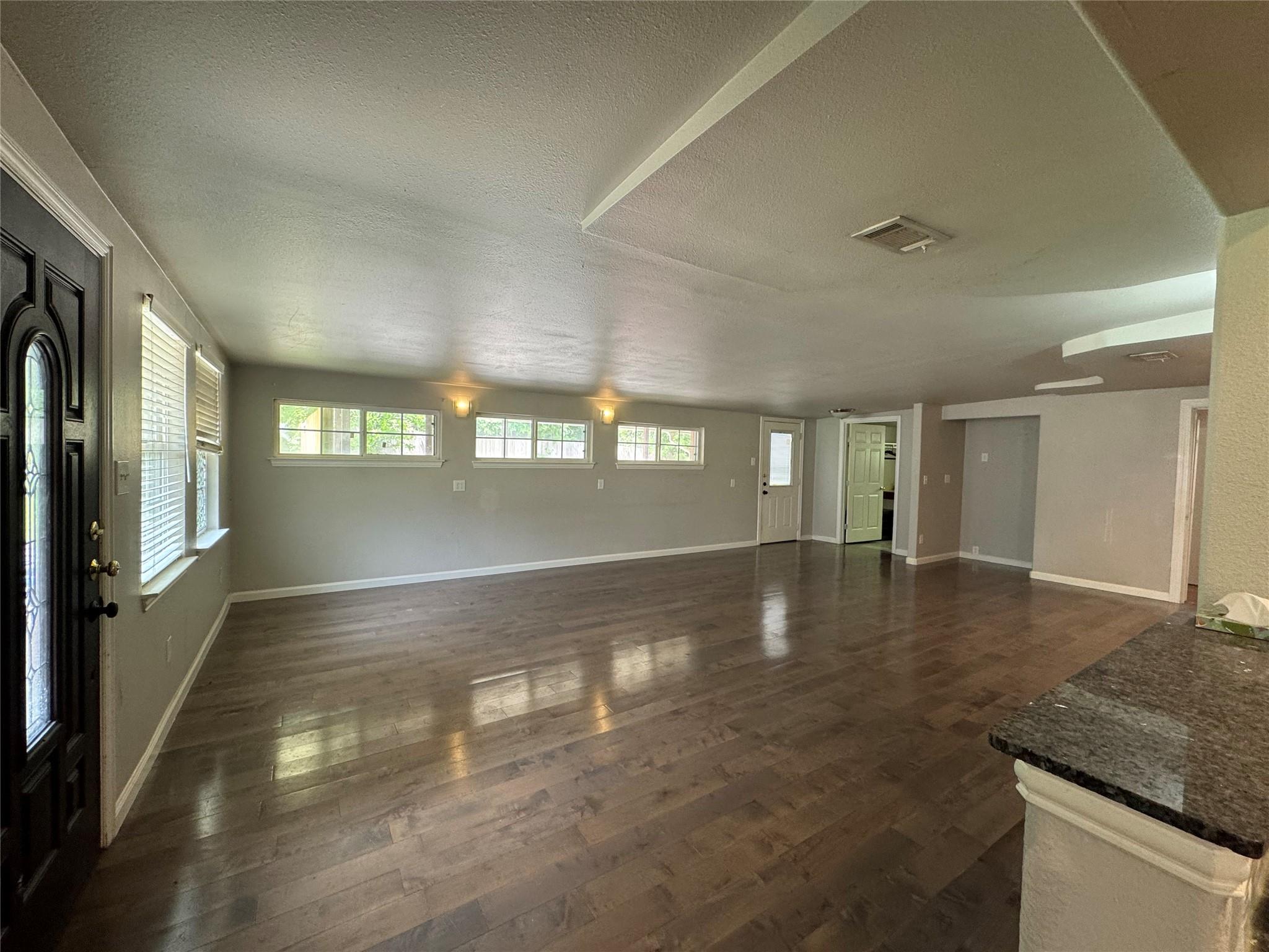 300 W COVINGTON Dr, Austin, TX 78753