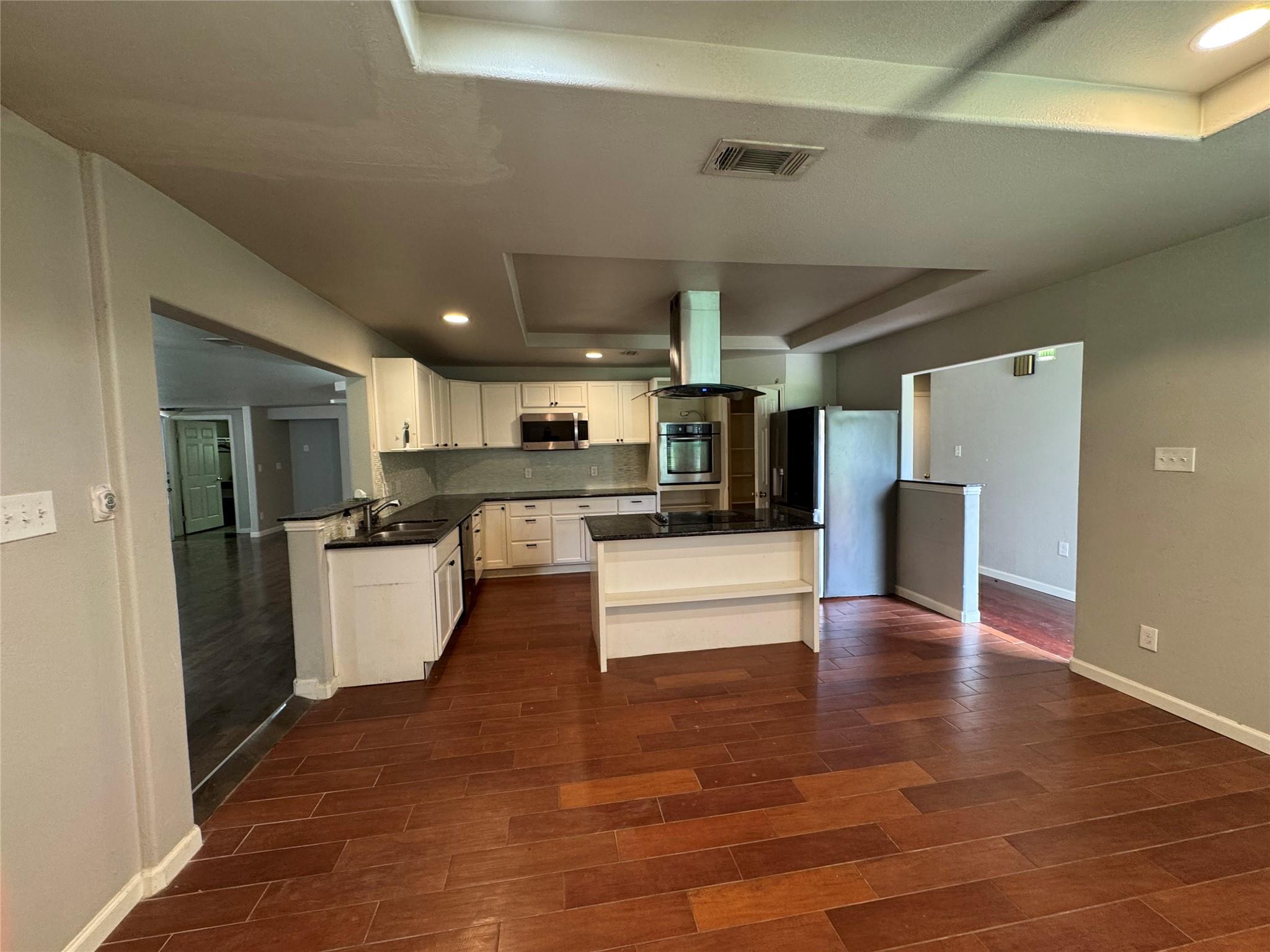 300 W COVINGTON Dr, Austin, TX 78753