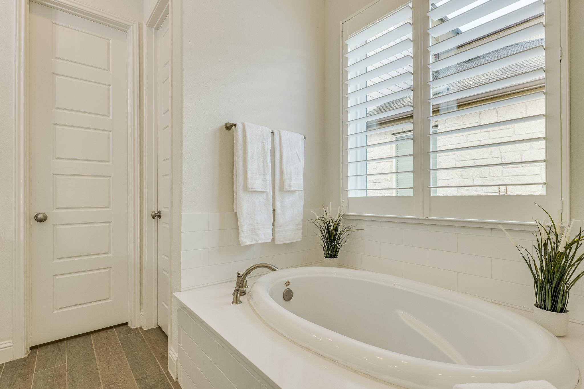 15618 Bended Knee Dr, Austin, TX 78717