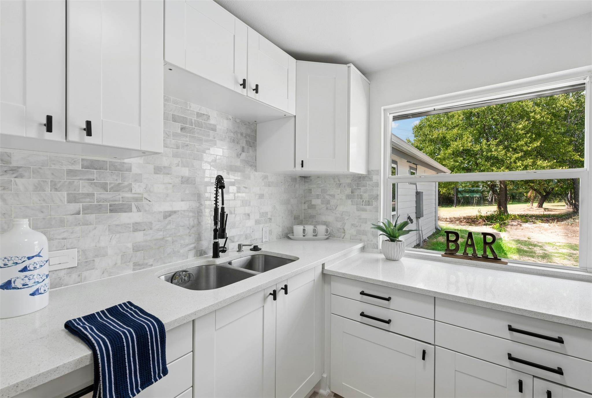 14300 Summit View Dr, Leander, TX 78641