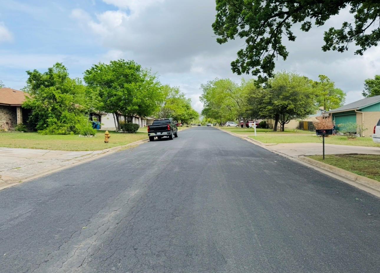 206 Loesch Dr, Elgin, TX 78621