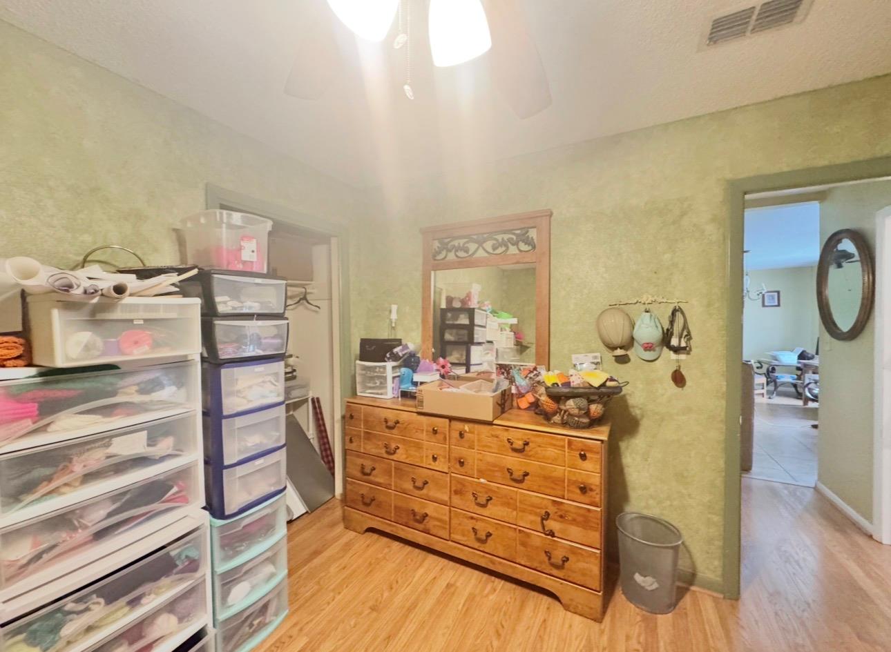 206 Loesch Dr, Elgin, TX 78621