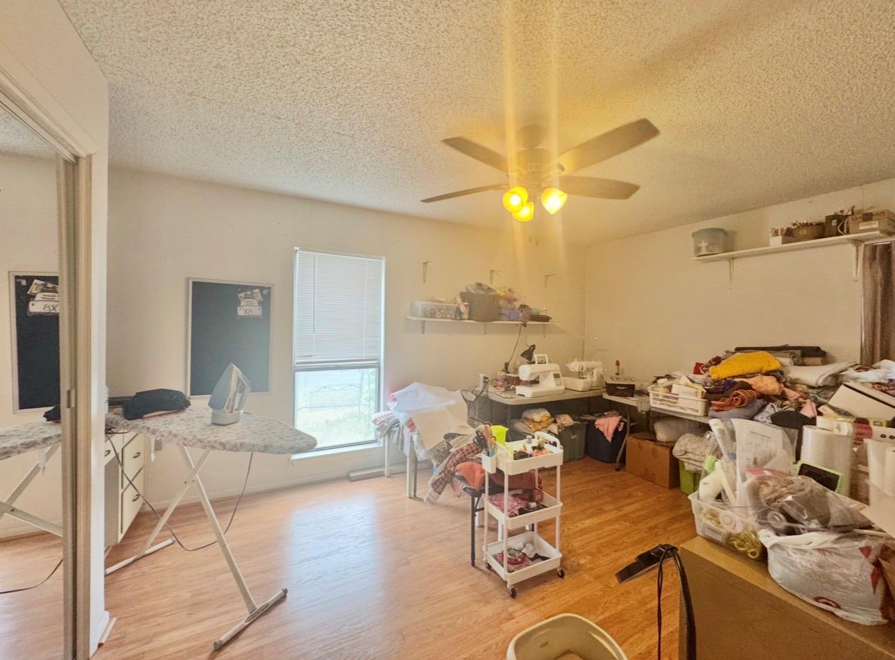 206 Loesch Dr, Elgin, TX 78621