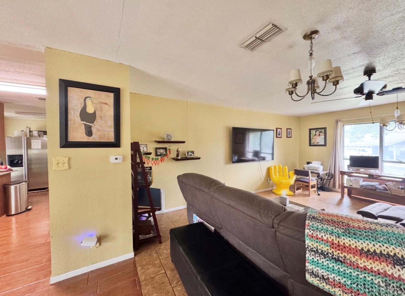 206 Loesch Dr, Elgin, TX 78621