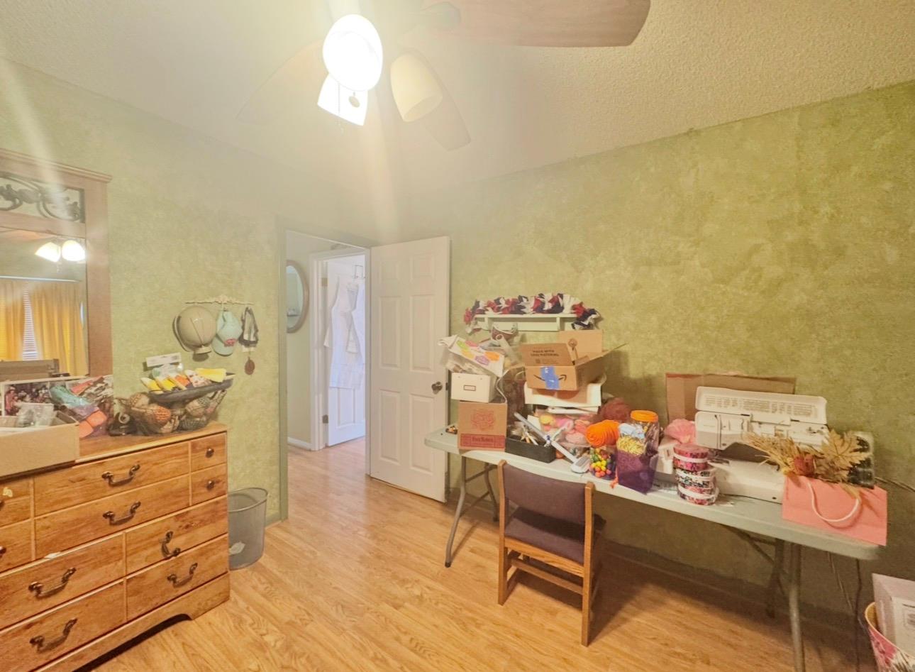 206 Loesch Dr, Elgin, TX 78621