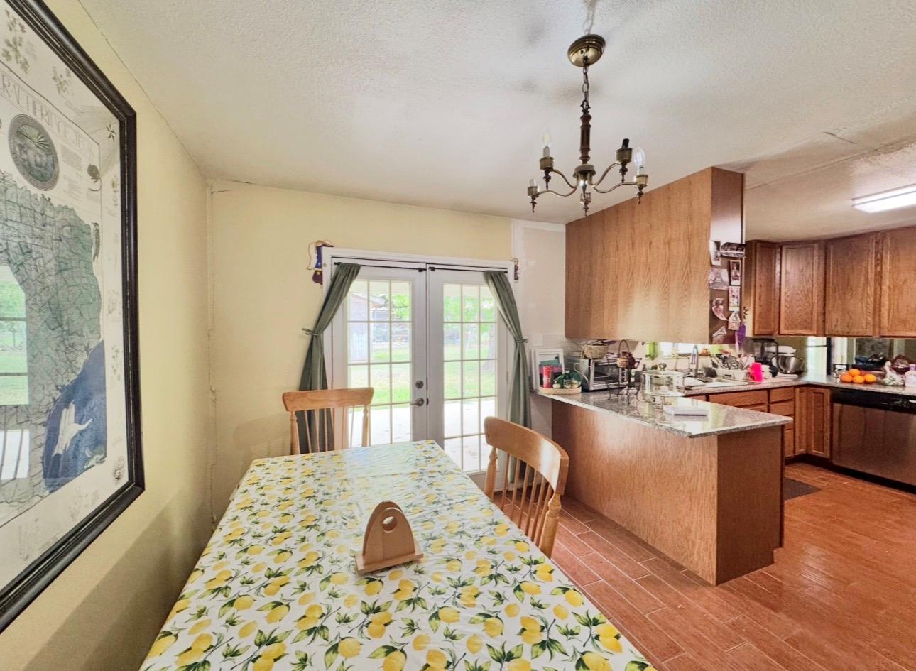 206 Loesch Dr, Elgin, TX 78621