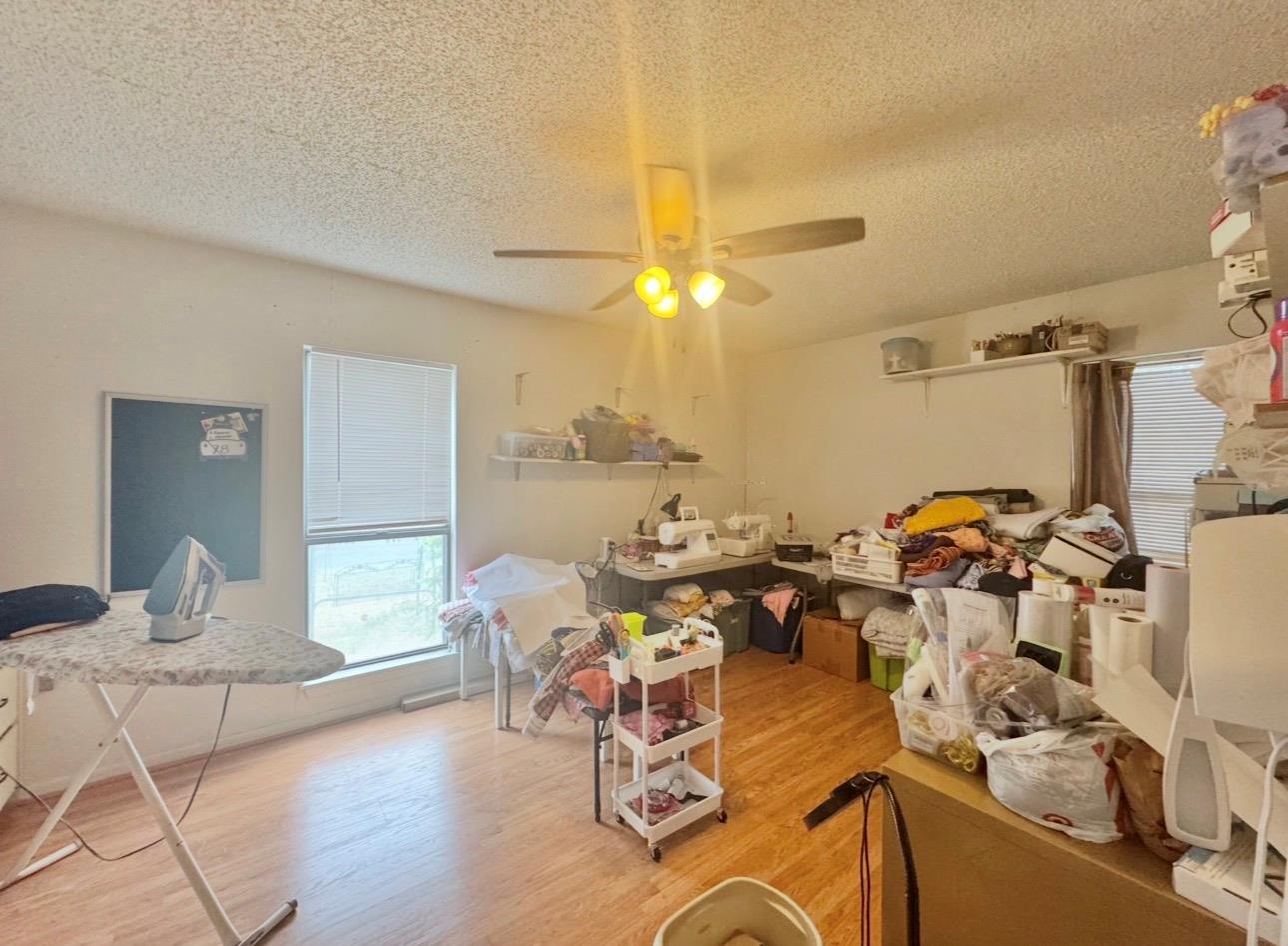 206 Loesch Dr, Elgin, TX 78621