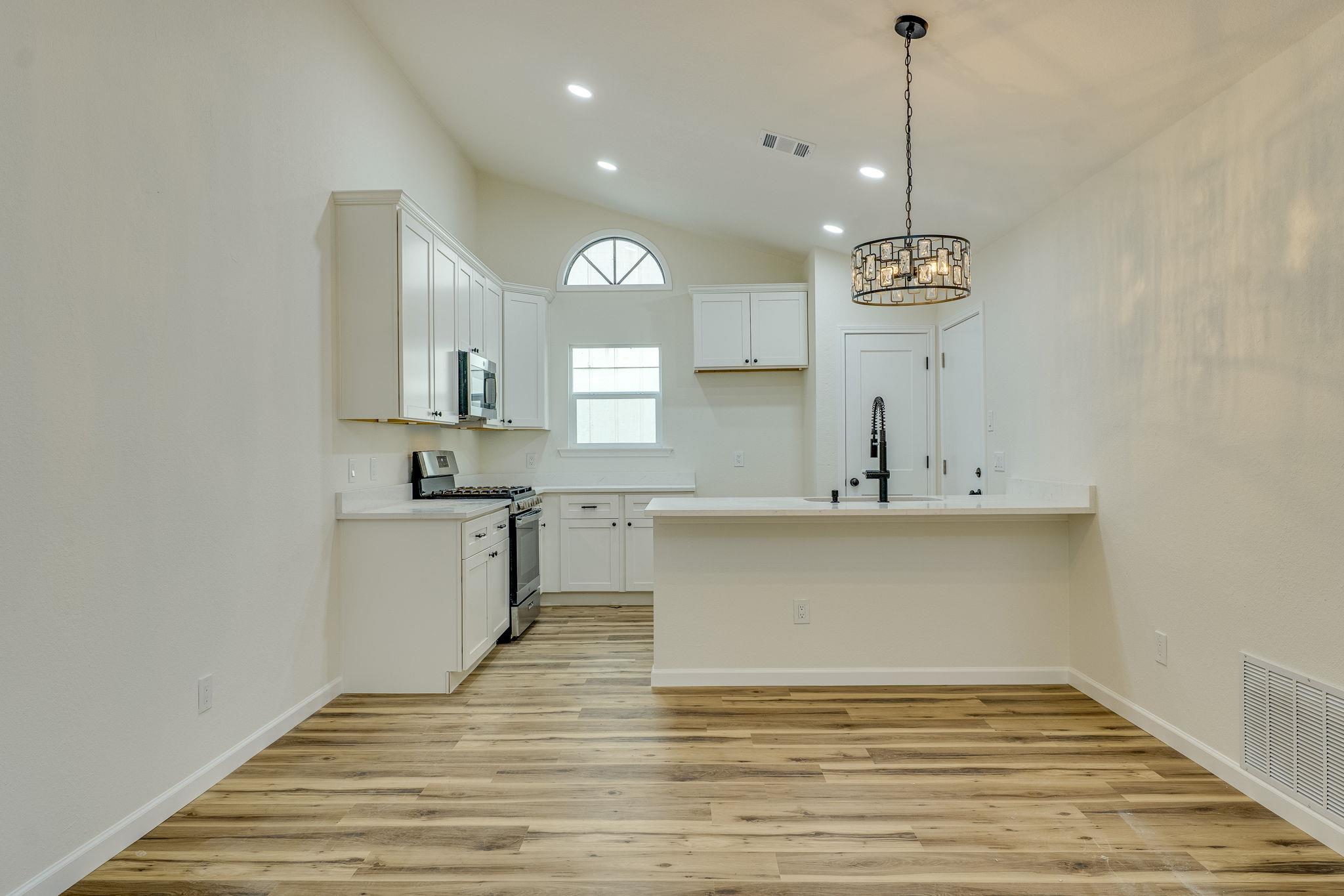 8304 Mauai Dr, Austin, TX 78749