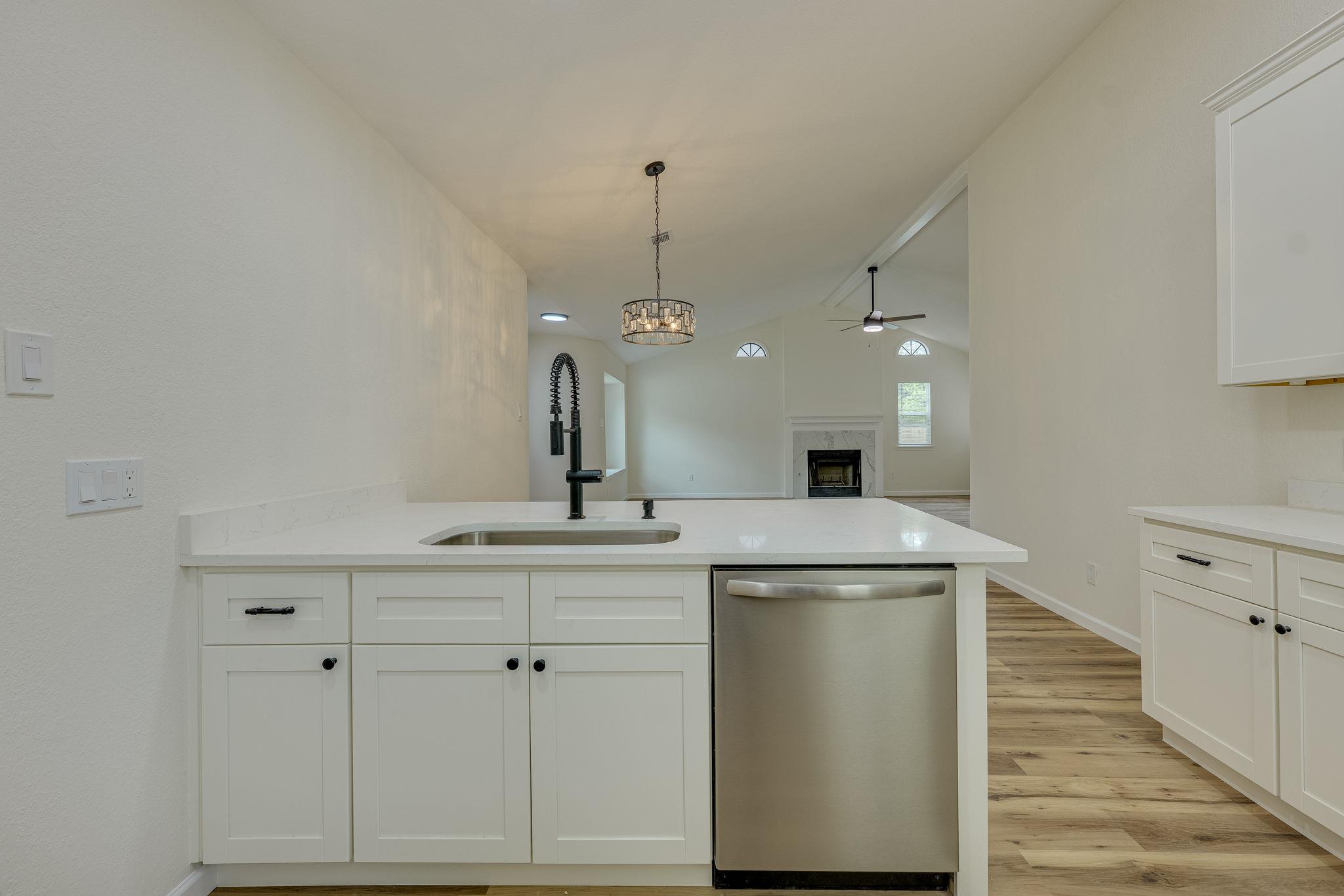 8304 Mauai Dr, Austin, TX 78749