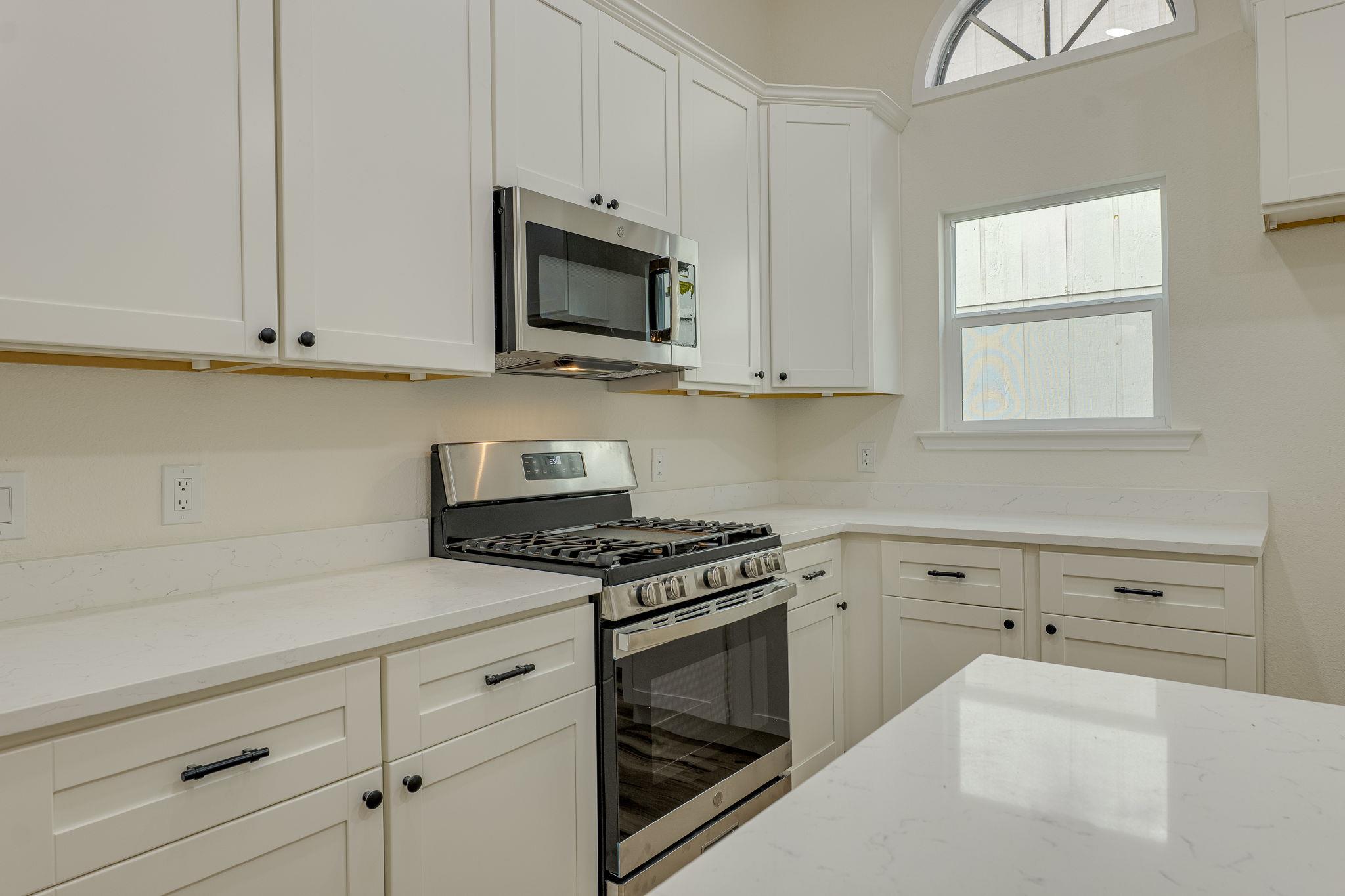 8304 Mauai Dr, Austin, TX 78749