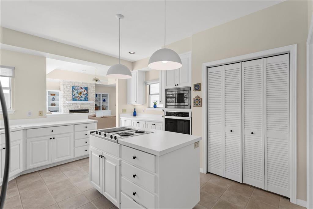 124 Hurst Creek Rd, Austin, TX 78734