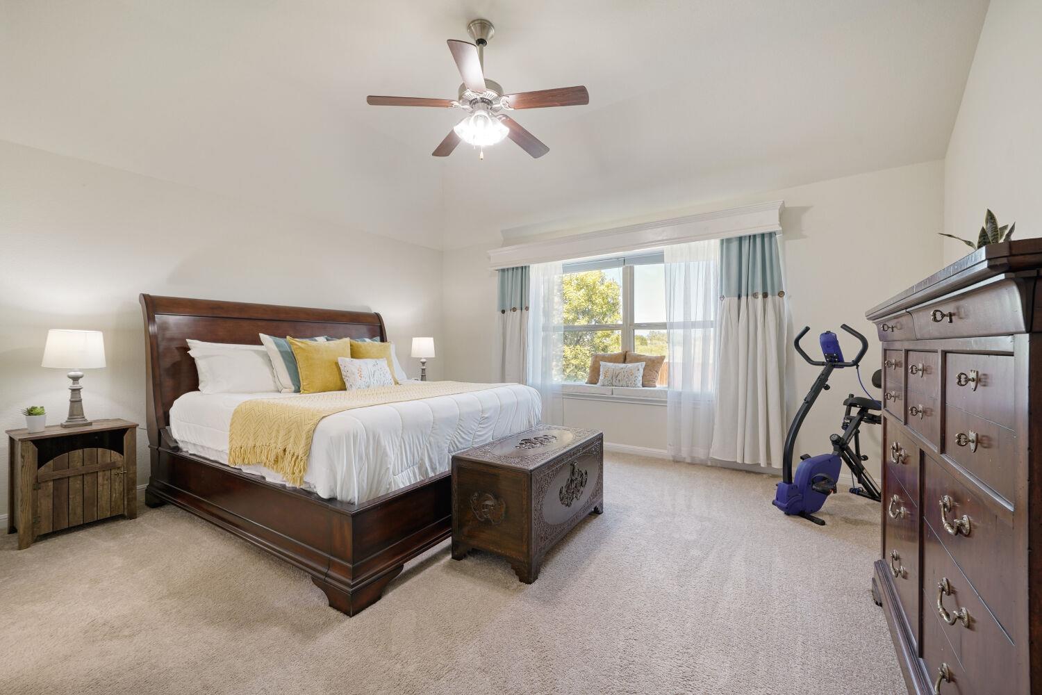 831 Oyster Crk, Buda, TX 78610