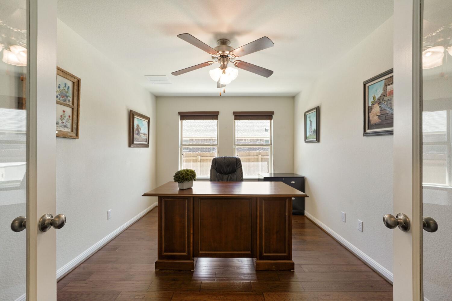 831 Oyster Crk, Buda, TX 78610