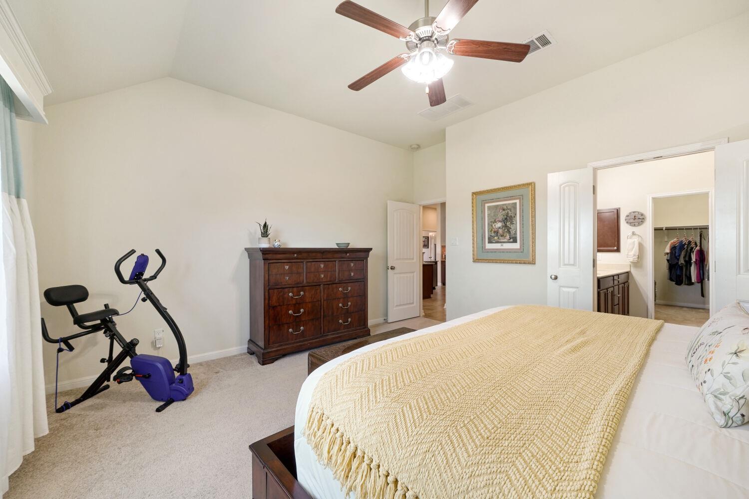 831 Oyster Crk, Buda, TX 78610