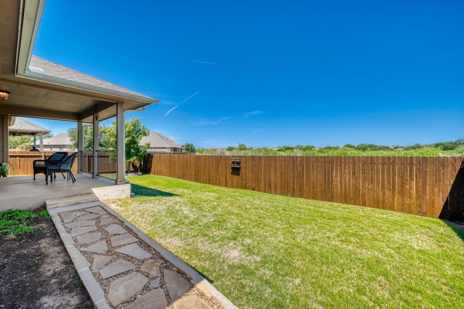 831 Oyster Crk, Buda, TX 78610