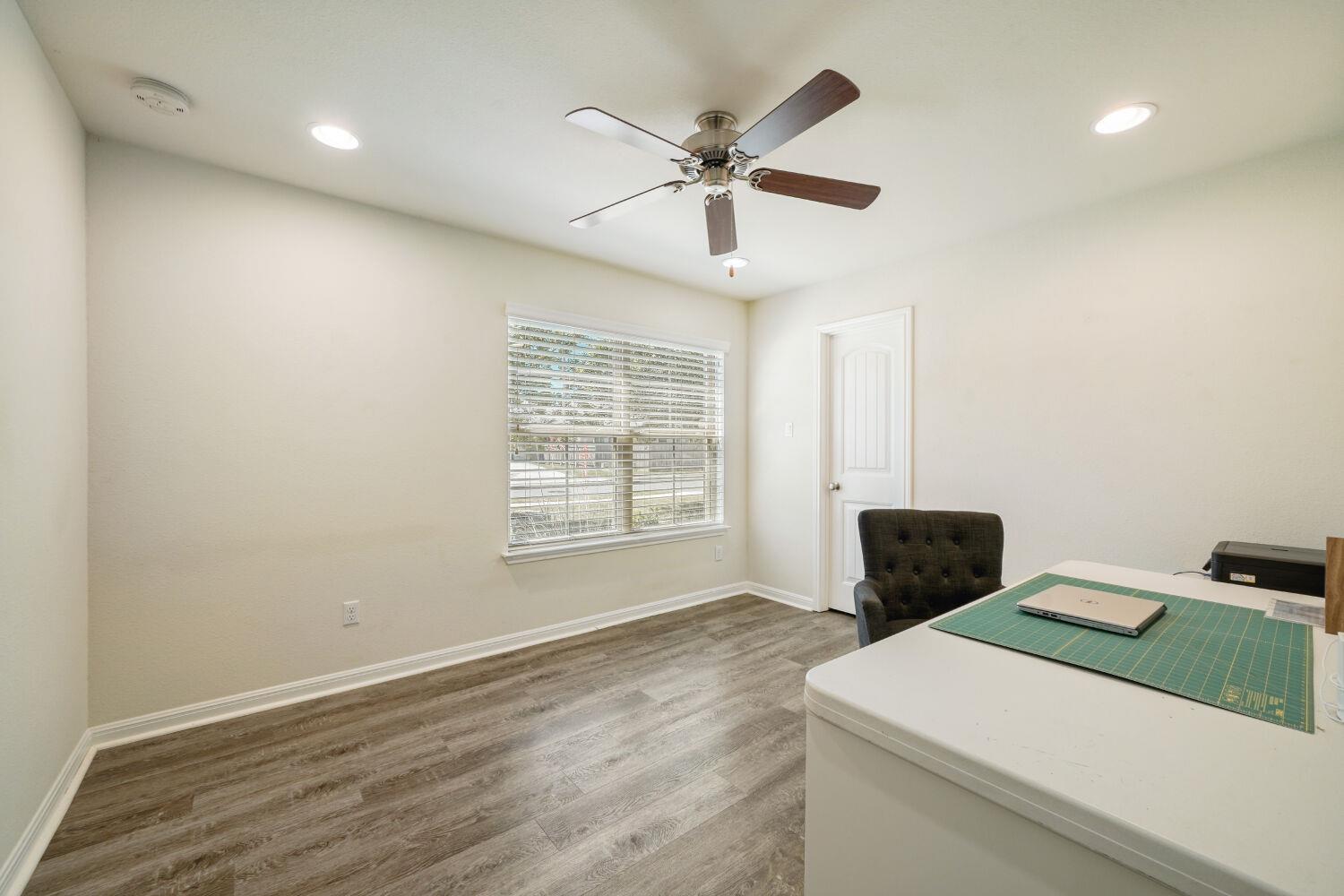 831 Oyster Crk, Buda, TX 78610