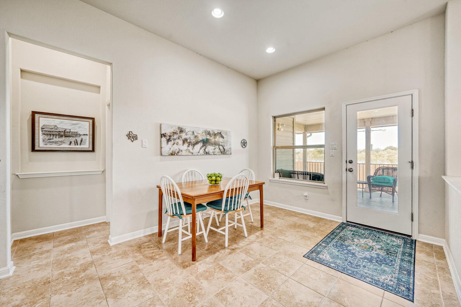 831 Oyster Crk, Buda, TX 78610