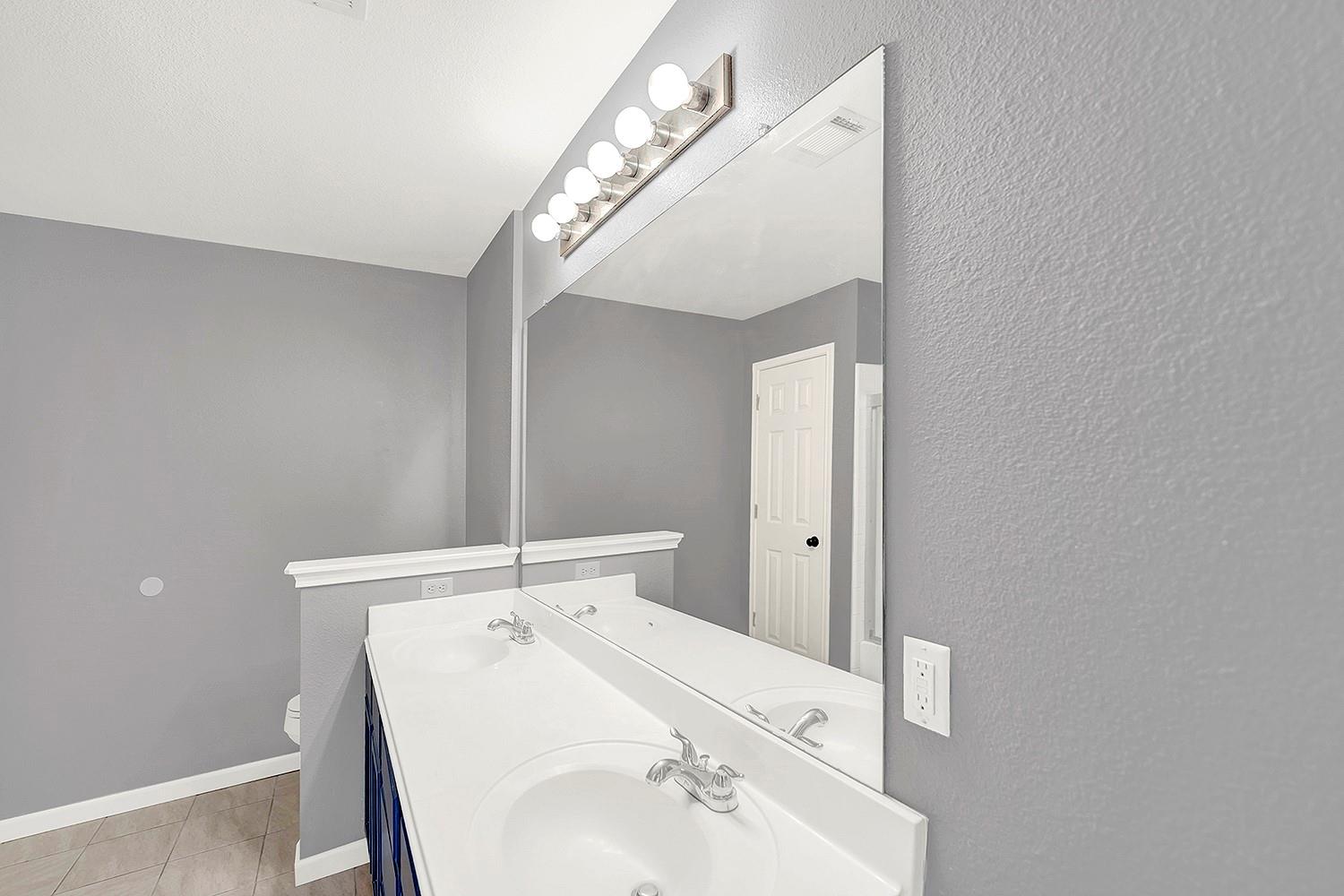 140 Riley Cv, Kyle, TX 78640