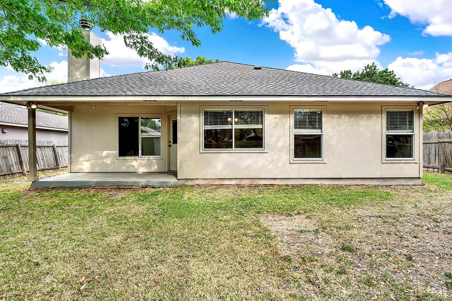 140 Riley Cv, Kyle, TX 78640