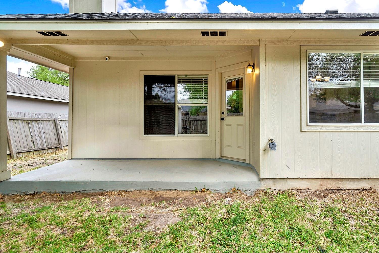 140 Riley Cv, Kyle, TX 78640