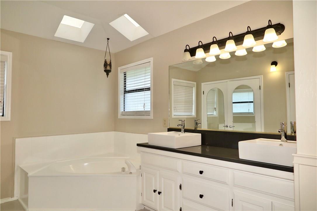 201 Norwood St W, Georgetown, TX 78628