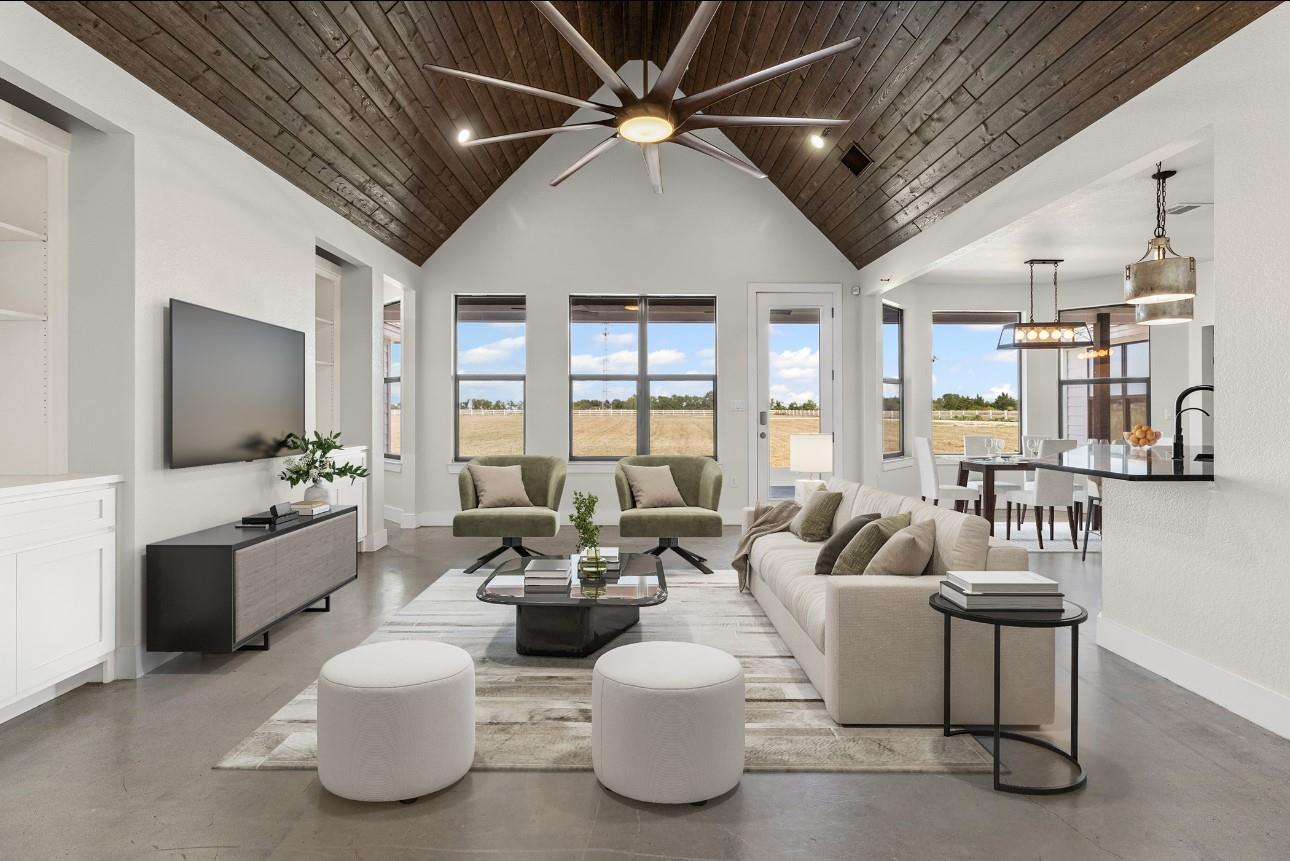 821 Silent Valley Rd, Lockhart, TX 78644