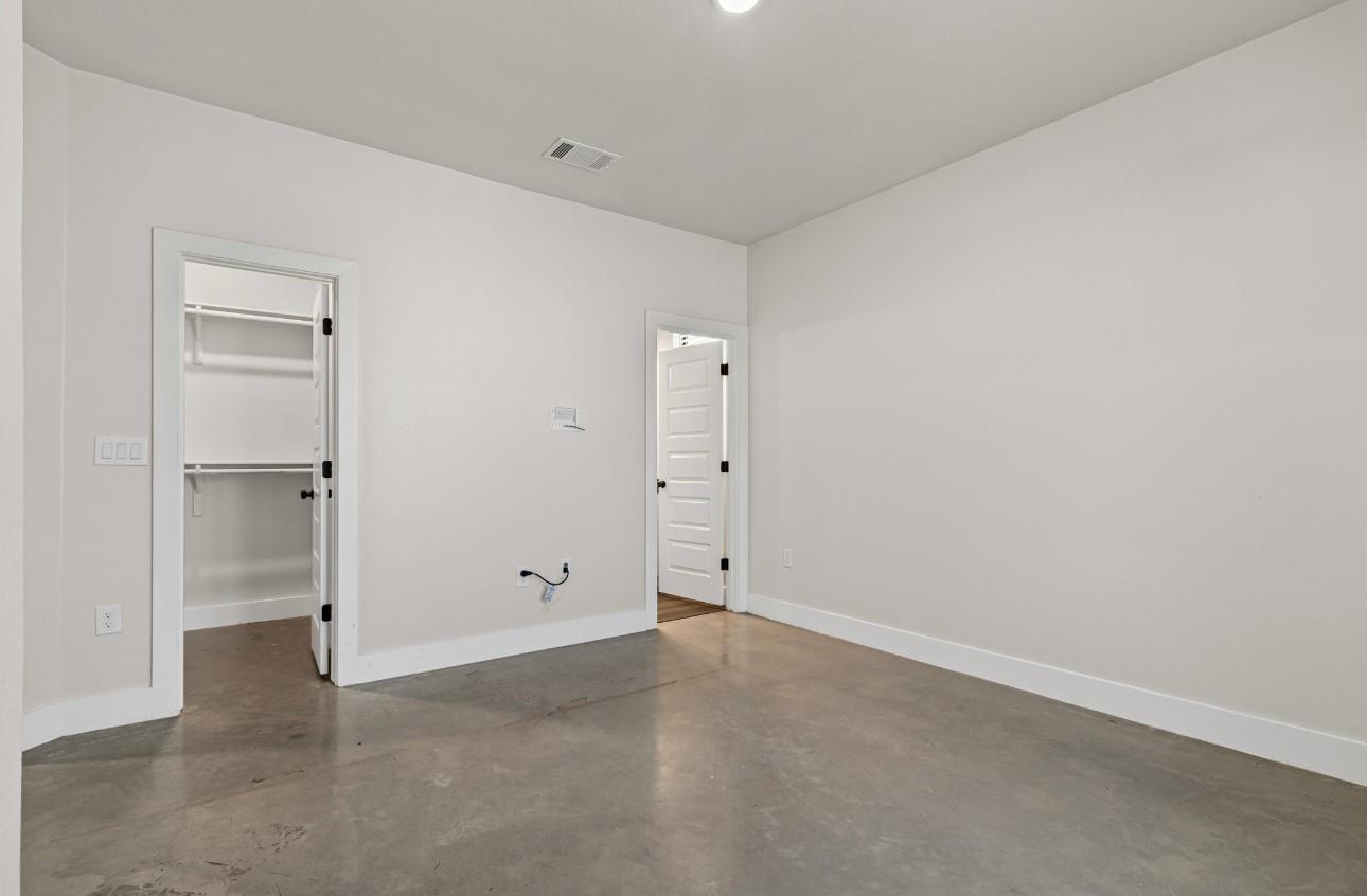 821 Silent Valley Rd, Lockhart, TX 78644