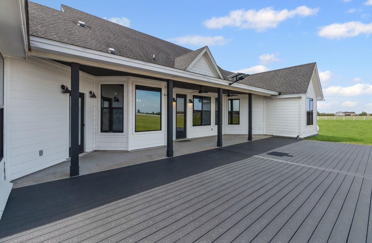 821 Silent Valley Rd, Lockhart, TX 78644