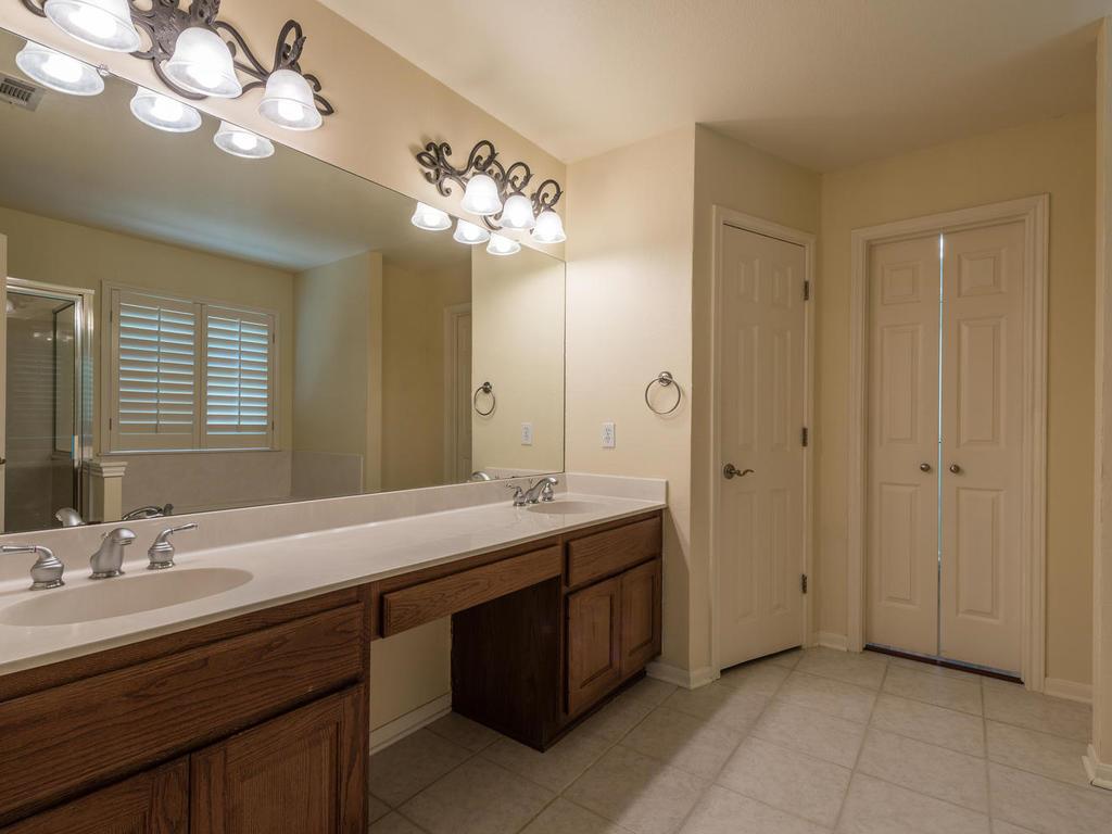 11704 Emerald Falls Dr, Austin, TX 78738