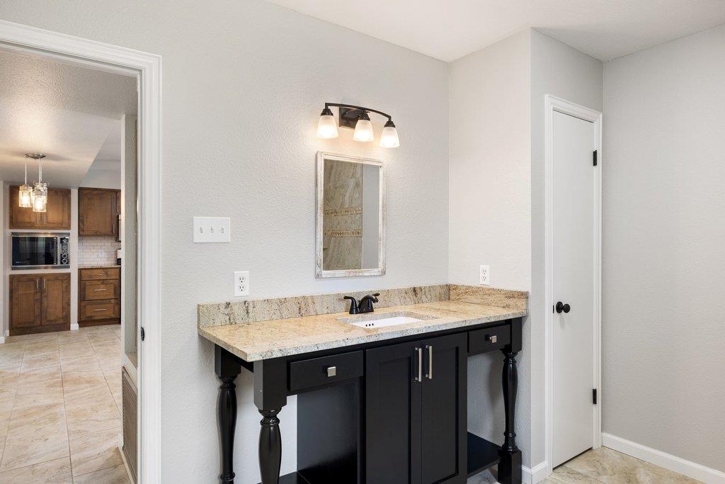 2206 JACKS Pass, Austin, TX 78734