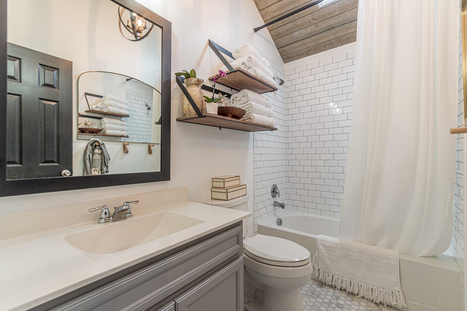 2745 Ridgeforest Dr, New Braunfels, TX 78130