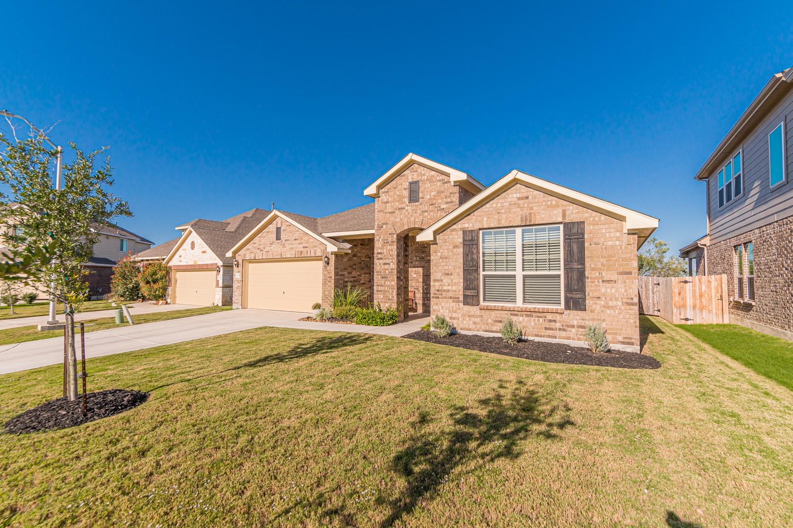 2745 Ridgeforest Dr, New Braunfels, TX 78130