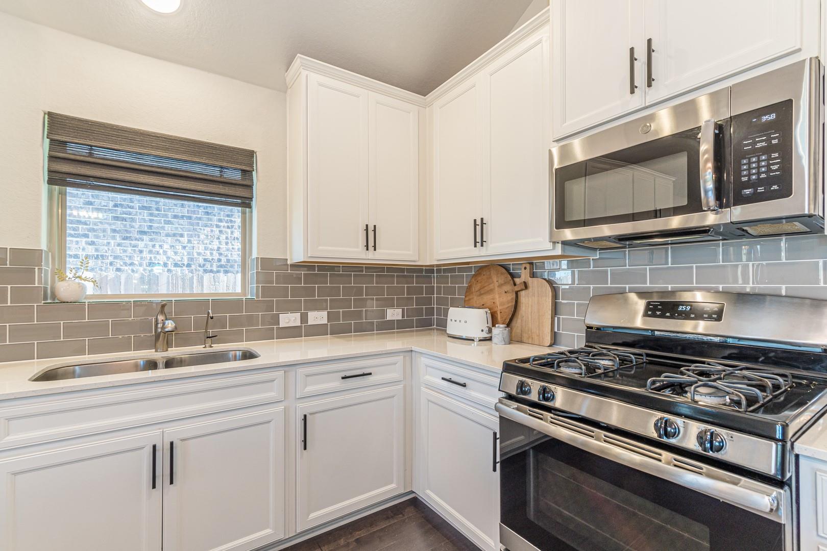 2745 Ridgeforest Dr, New Braunfels, TX 78130