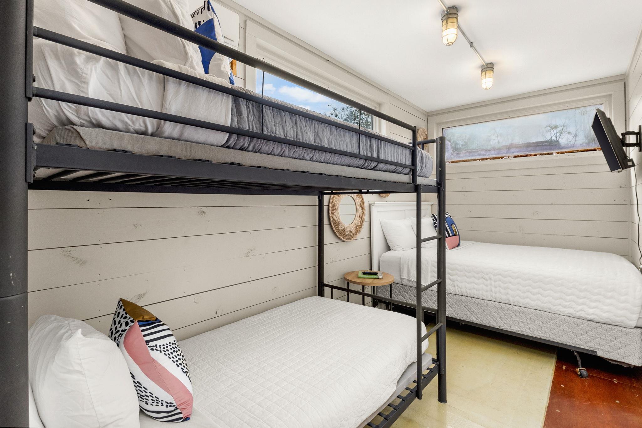 9035 FM 725, McQueeney, TX 78123